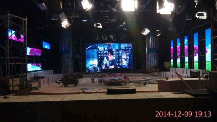 重庆工商大学演播厅户内LED全彩显示屏4
